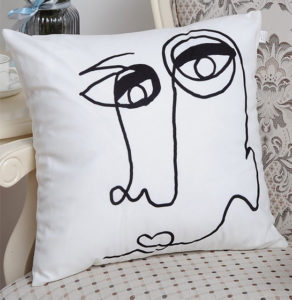 House de coussin Visage Abstrait Romwe