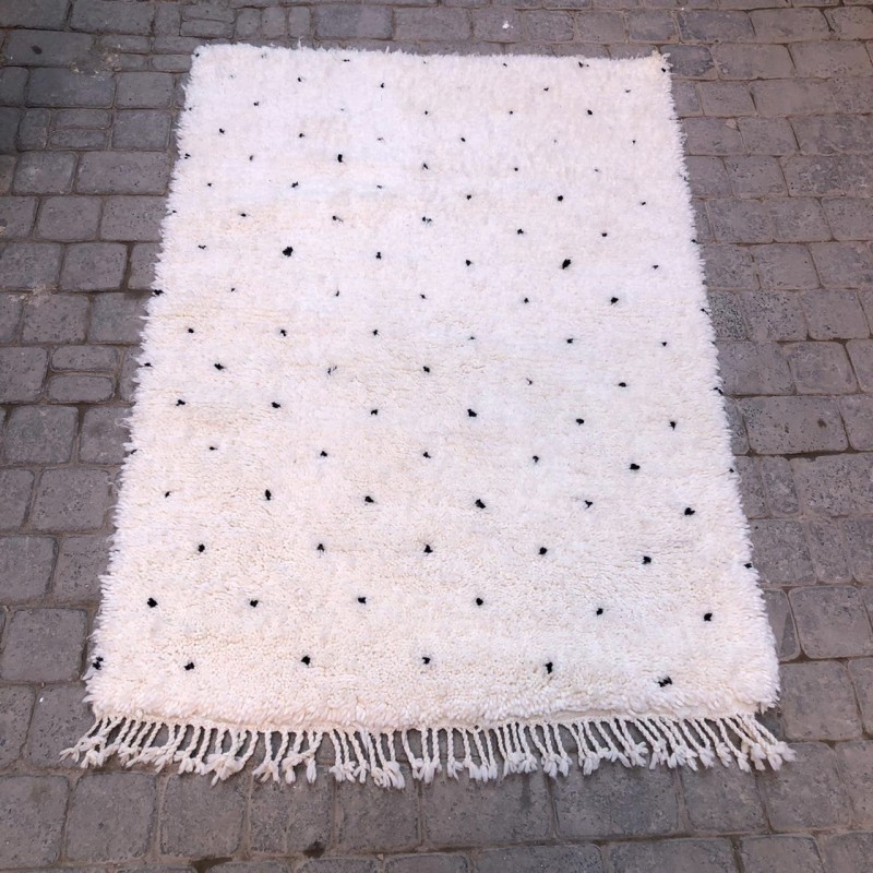 Tapis Beni Ouarain écru et pois noirs